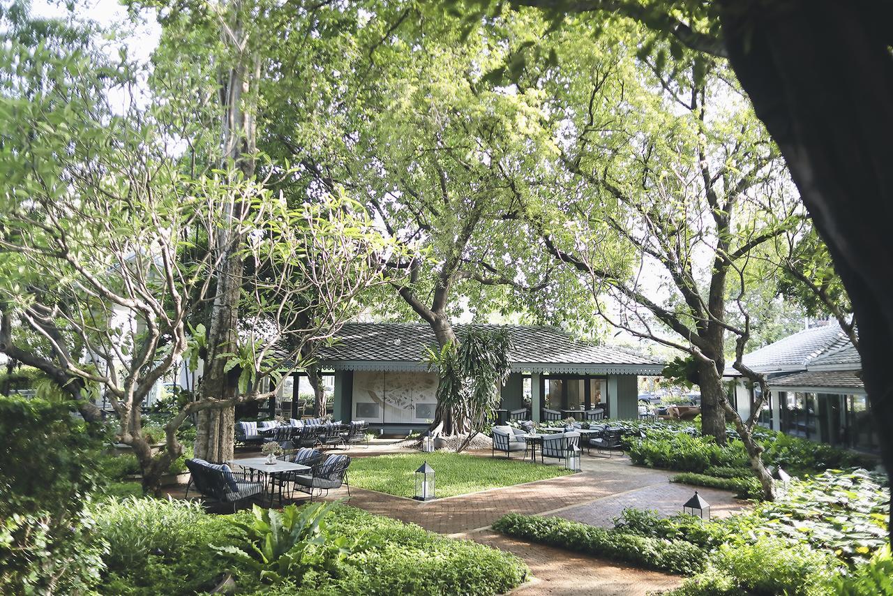 The Raweekanlaya Bangkok Exterior foto The garden of the hotel